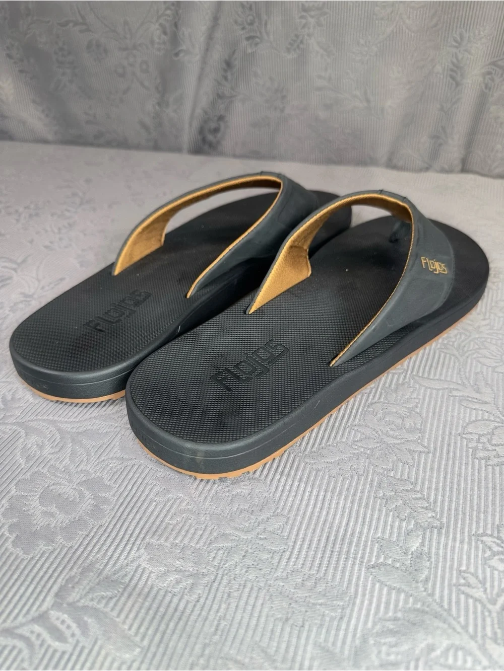 Flojos Men's Size 13, Flip Flop Sandals, Black-Tan